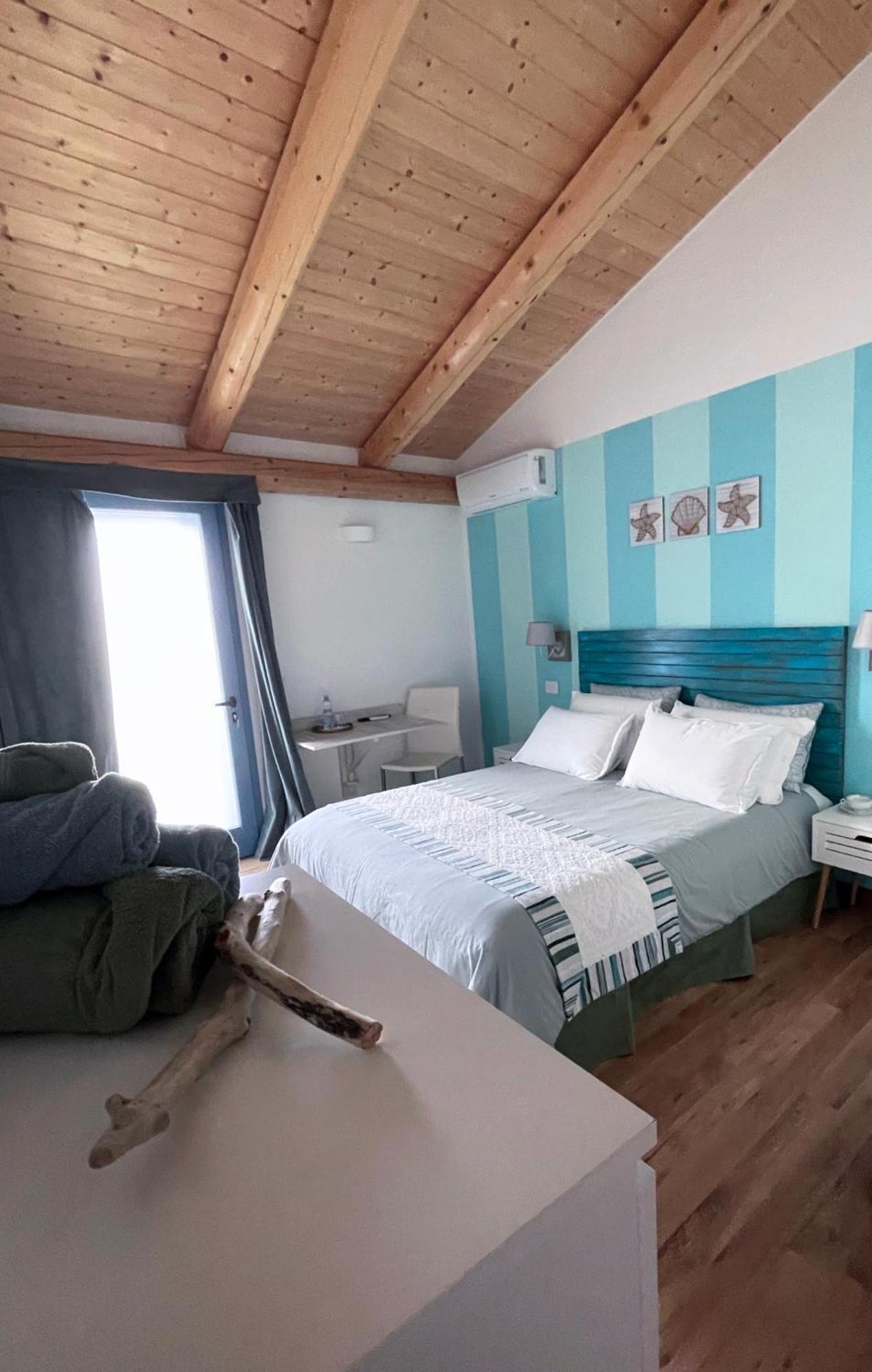 Torremana Hotell Càbras Eksteriør bilde