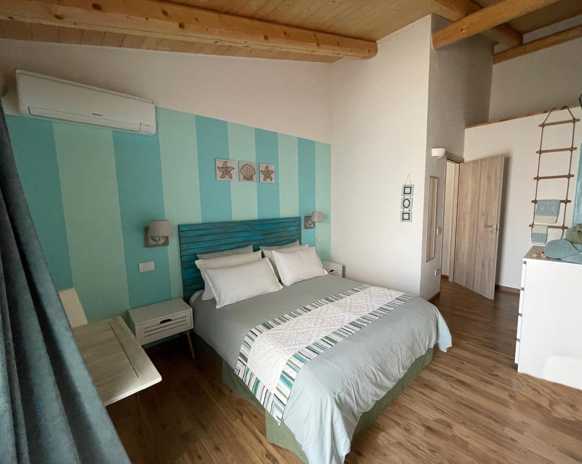 Torremana Hotell Càbras Eksteriør bilde