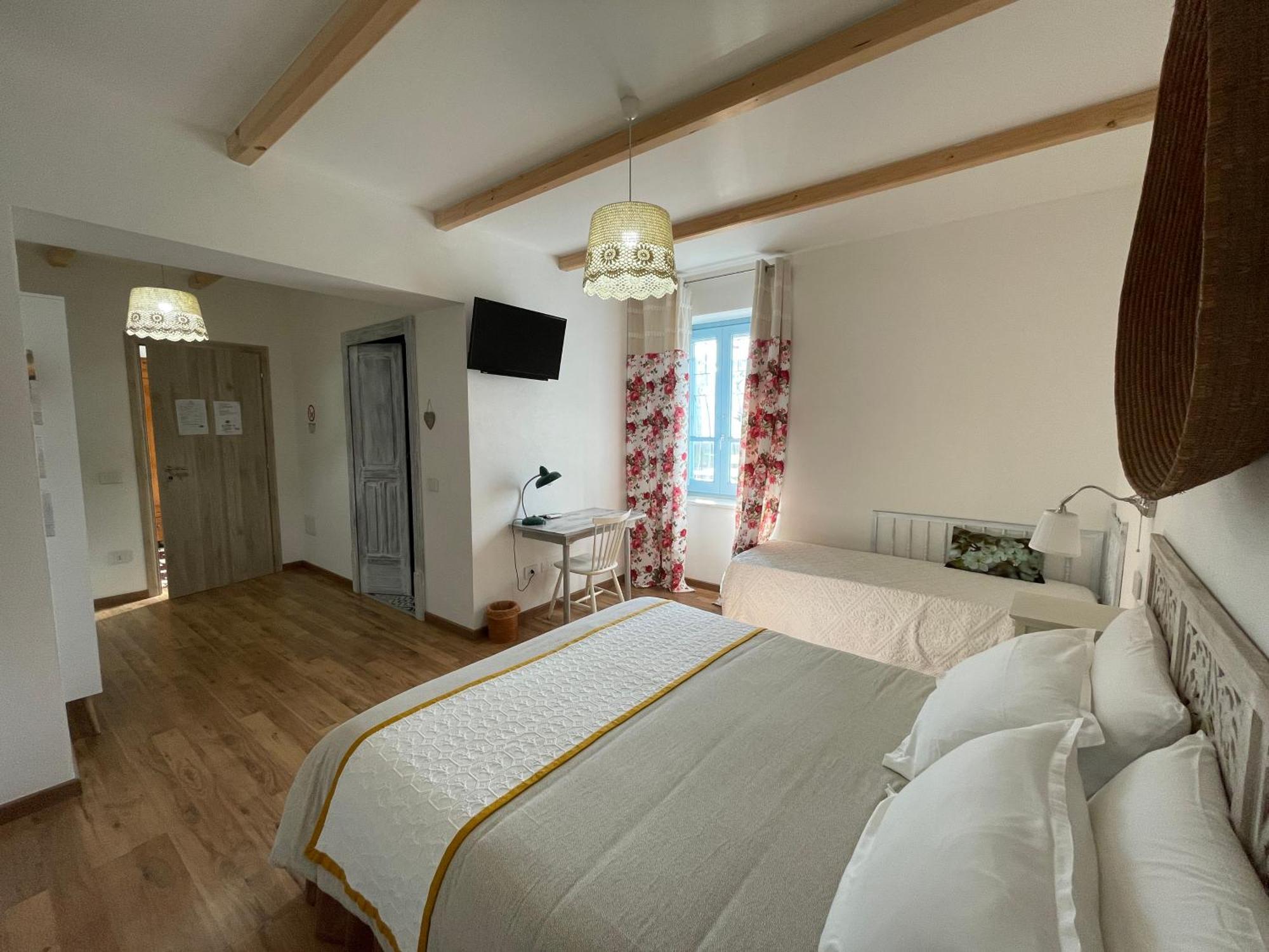 Torremana Hotell Càbras Eksteriør bilde
